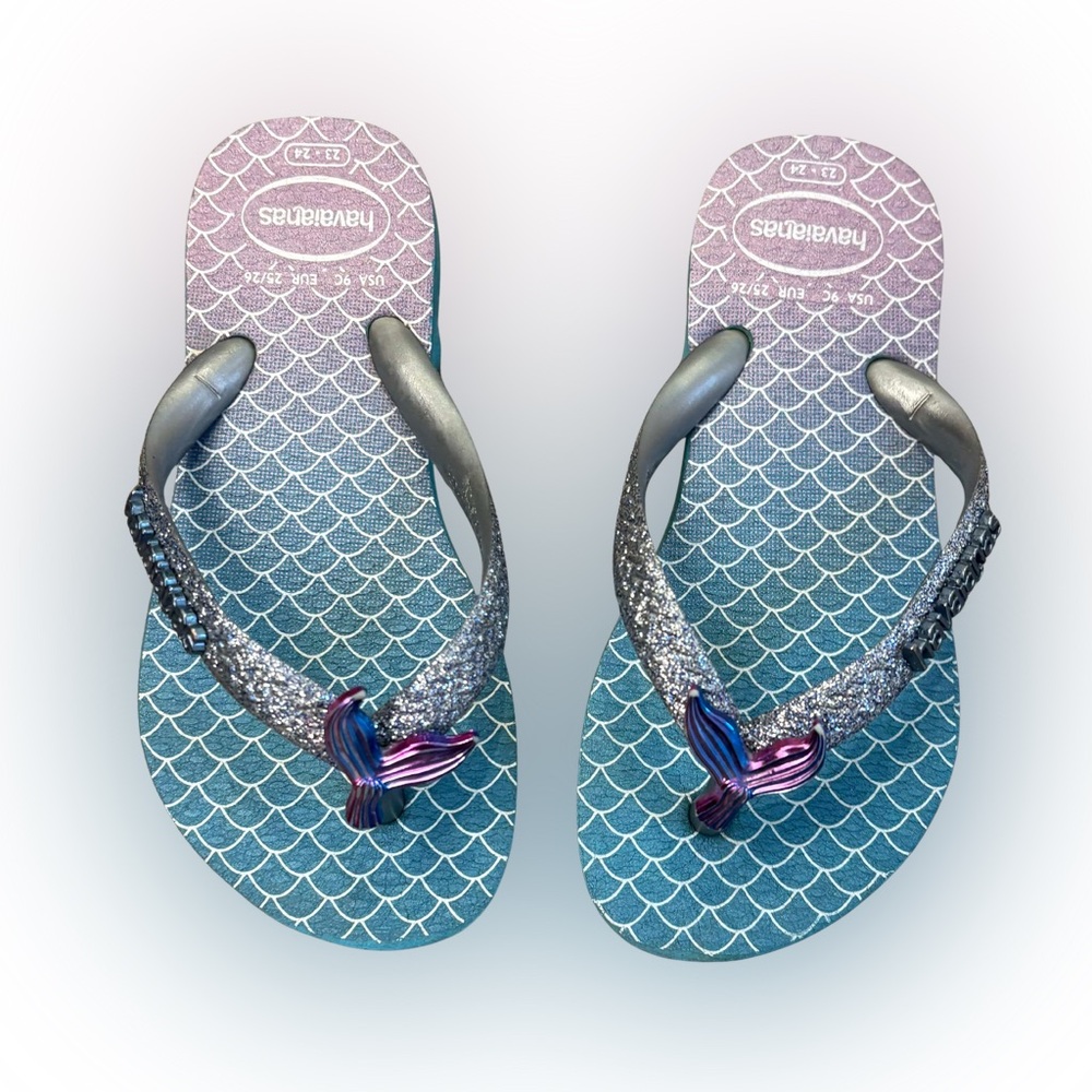 Havaianas Oceanic Flip Flops with Glitter Straps (Size 7/8)